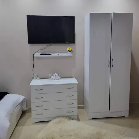 Bujtina Vila Shtepiza Ime Turan