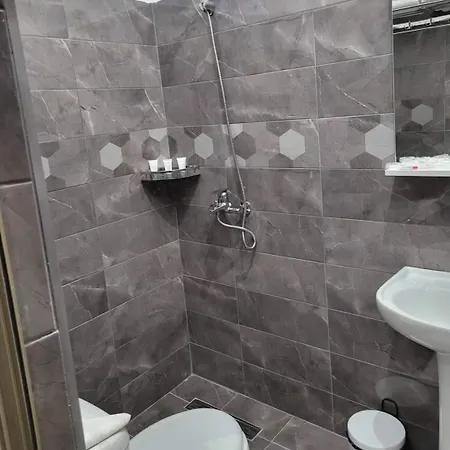 Bujtina Vila Shtepiza Ime * Turan